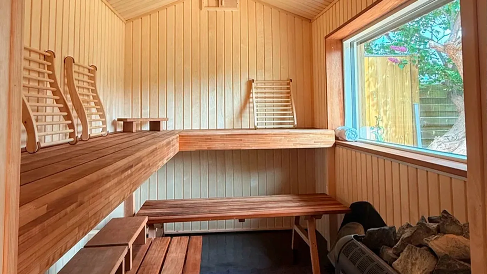 Saunaen hos Dharma Sauna